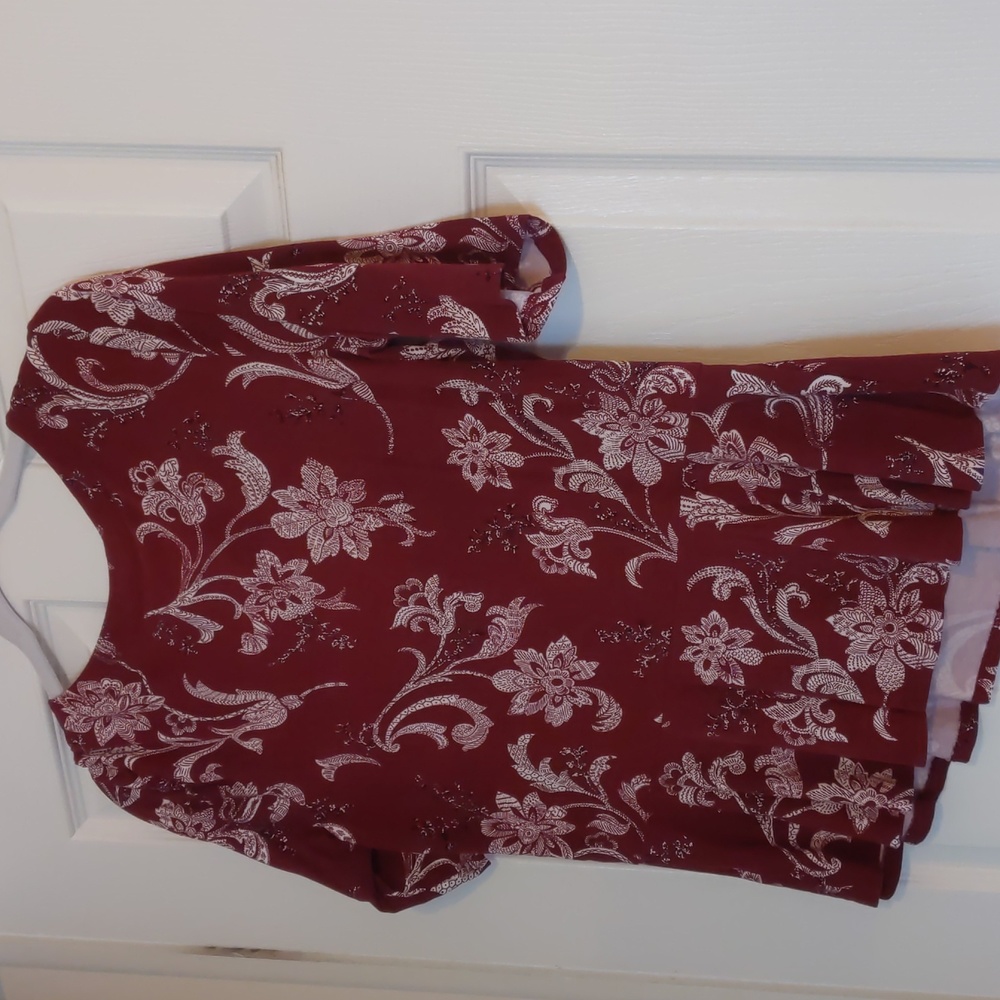 Liz Claiborne pull on top red/white floral print size M - Picture 2 of 5